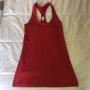 red lululemon tank top!!